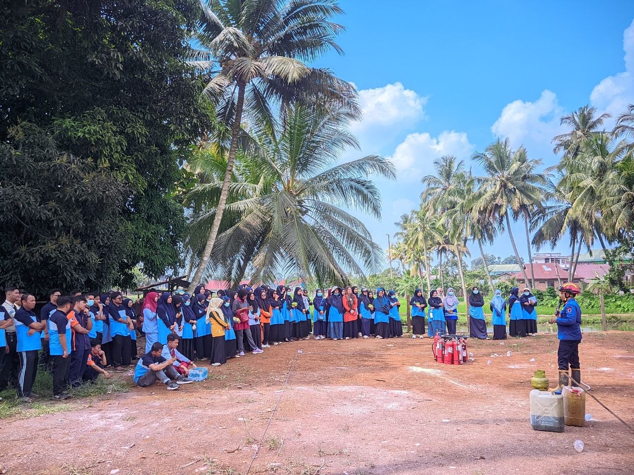 Tingkatkan Keselamatan Pasien dan Staf, RSI Ibnu Sina Payakumbuh Gelar Pelatihan APAR Bersama DAMKAR Kota Payakumbuh - 2